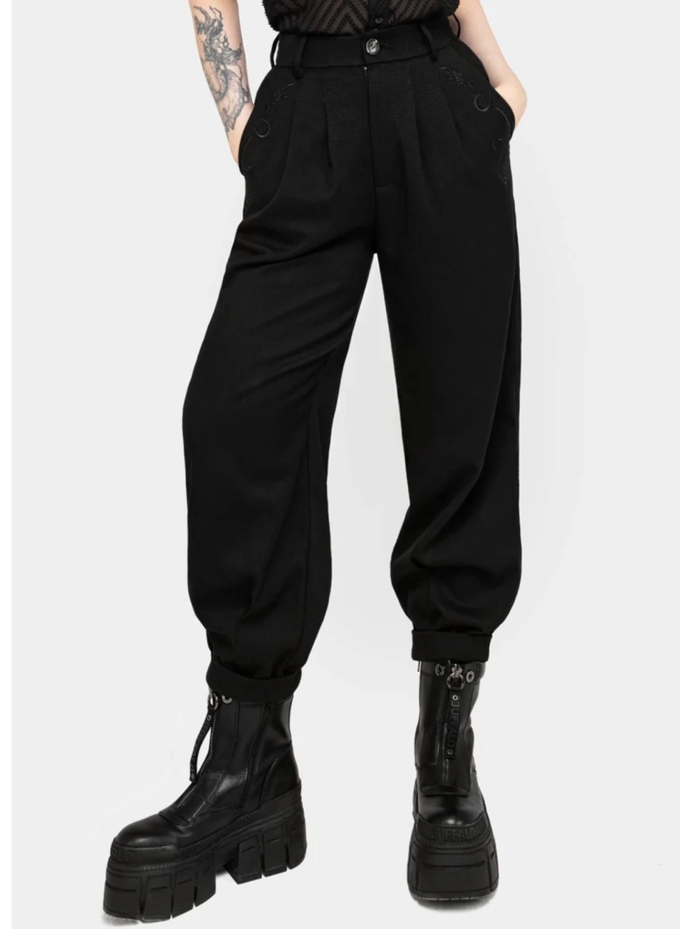 Disturbia Embroidered Cropped Pants Trousers